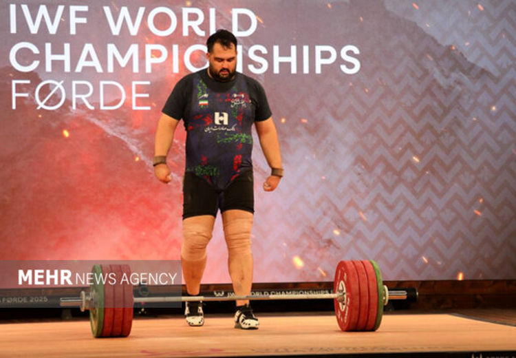 علی داودی: بهانه جویی نمی‌کنم اما کتفم کار نکرد/ از مرد عذرخواهی می‌کنم