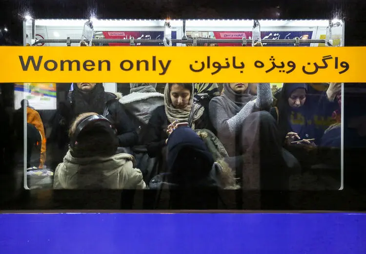 مترو و اتوبوس برای زنان رایگان شد