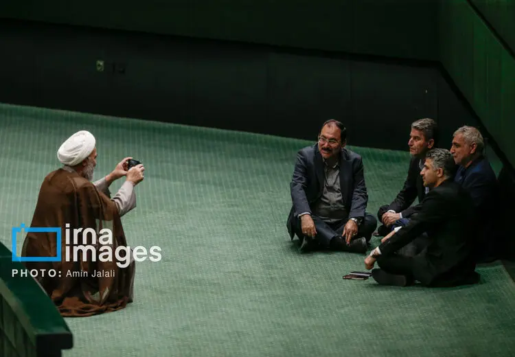 عکس یادگاری نماینده ها در مجلس