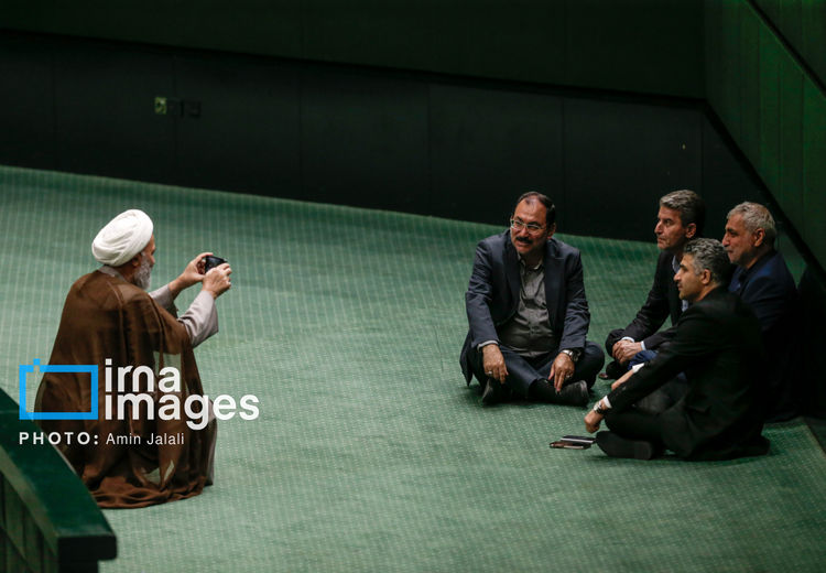 عکس یادگاری نماینده ها در مجلس