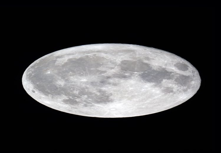 تصویر زیبا و خارق‌العاده از « ابر ماه » دیشب