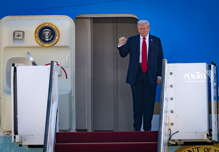 ژست ترامپ در بدو ورود به اسرائیل