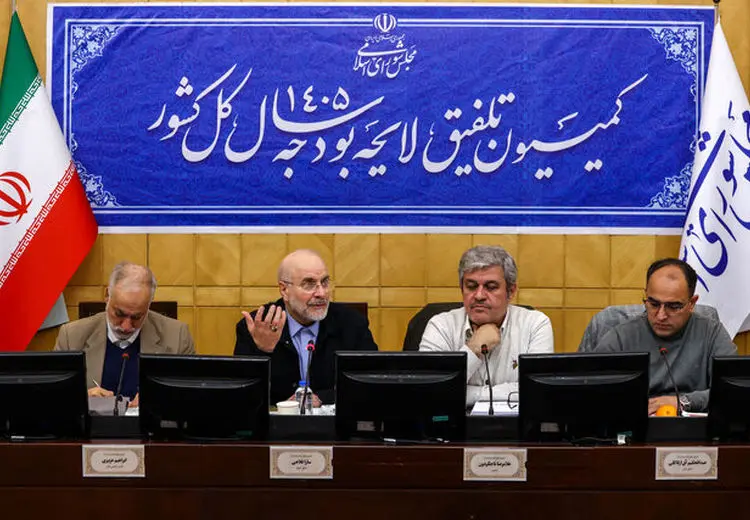 قالیباف: دولت و مجلس برای حل مشکلات کشور همدل و همراه باشند