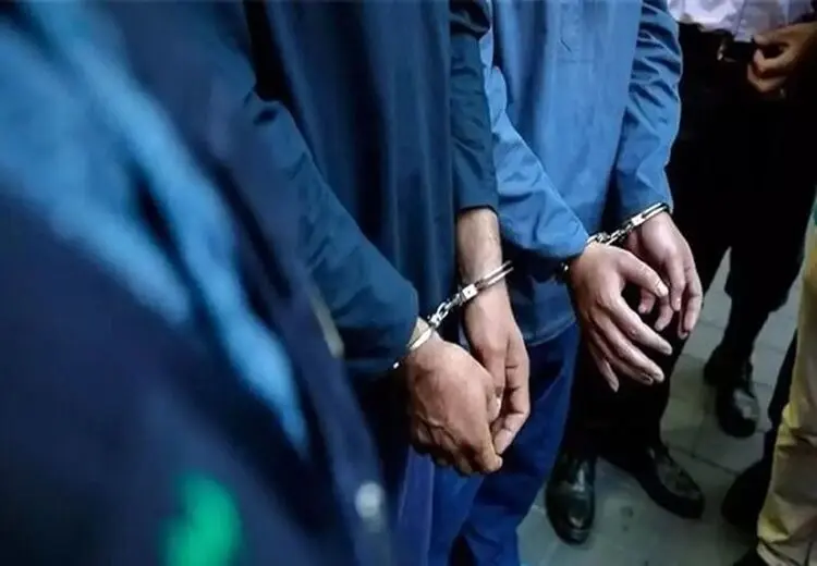 دستگیری باند دلالان ارز تقلبی در میدان آزادی