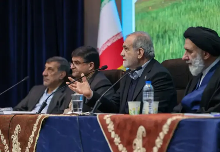 پزشکیان: برای مشکلات معیشتی مردم دنبال مقصر بیرونی نگردیم