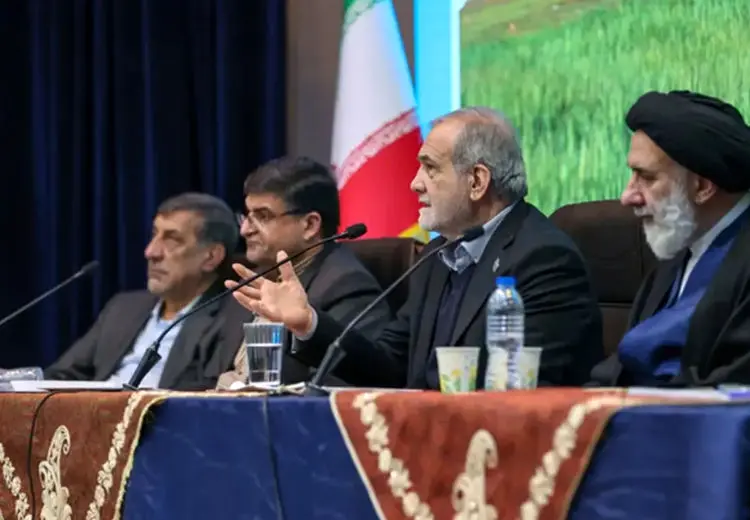 پزشکیان: برای مشکلات معیشتی مردم دنبال مقصر بیرونی نگردیم