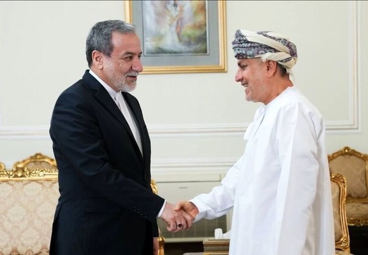 خداحافظی دو سفیر عرب از عراقچی / عکس
