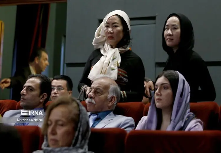 پوشش زنان ویتنامی در تهران