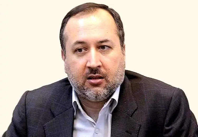 معاون سیاسی وزیر کشور حاضر به تمکین از نظر وزیر و کنار رفتن نبود و می گفت «از بالا به من تکلیف شده و من اینجا می مانم!»/ دولت رییسی، دولت رفقاست
