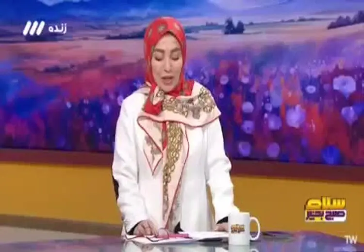 کنایه ژیلا صادقی به زن رضا پهلوی در تلویزیون با پوشش متفاوت