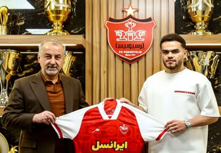 سلام نظامی خرید جدید پرسپولیس به هواداران/ عکس