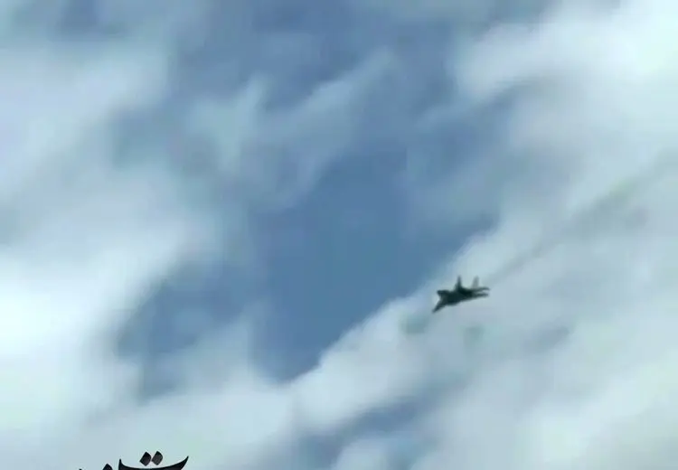 اولین تصاویر منتسب به پرواز جنگنده در آسمان تهران