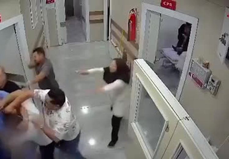 تصاویری از کتک‌کاری در درمانگاه شهریار!