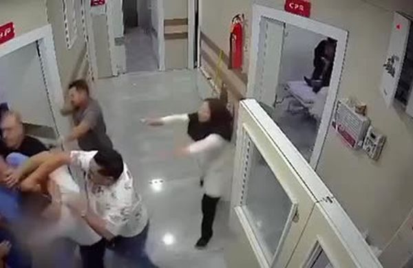 تصاویری از کتک‌کاری در درمانگاه شهریار!