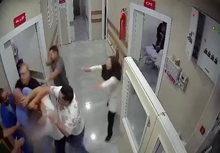 تصاویری از کتک‌کاری در درمانگاه شهریار!