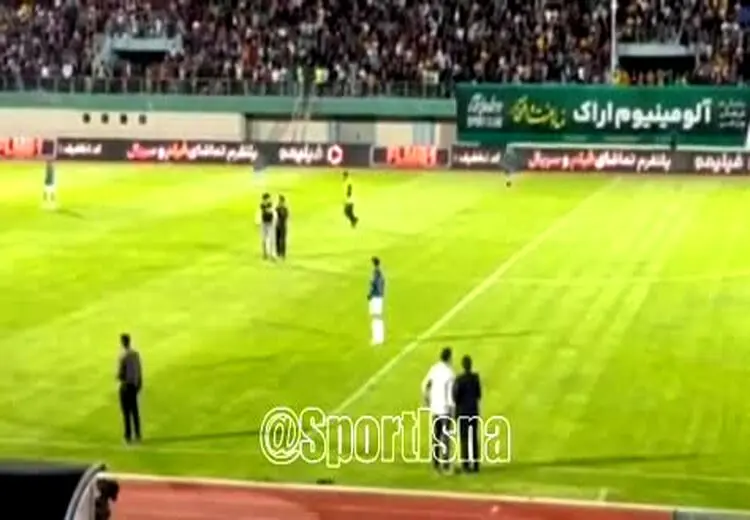لحظه دستگیری یک جیمی جامپ در ورزشگاه امام خمینی اراک