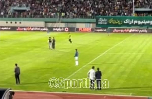 لحظه دستگیری یک جیمی جامپ در ورزشگاه امام خمینی اراک