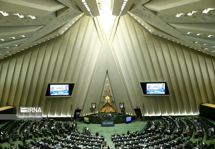 درخواست 70 نماینده مجلس از وزیر صمت: با حمایت از هیات رییسه جدید اتاق ایران، از هرگونه حاشیه‌سازی جلوگیری کنید