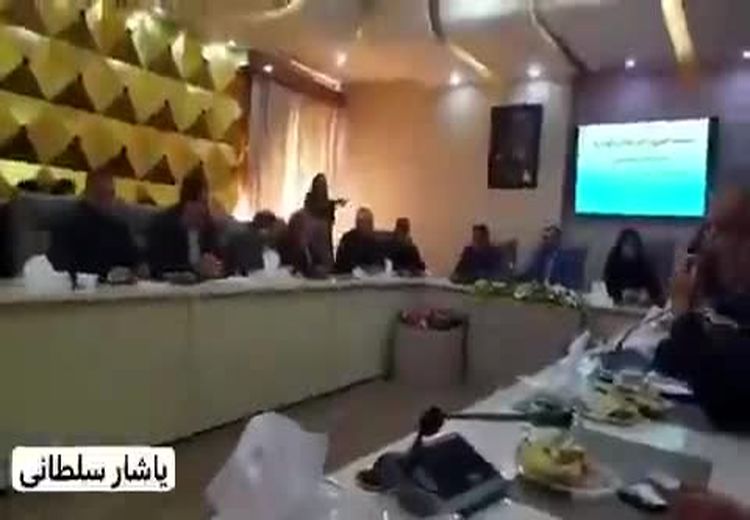 نماینده مجلس: ۴۶ سال است دهن آمریکا سرویس شده!