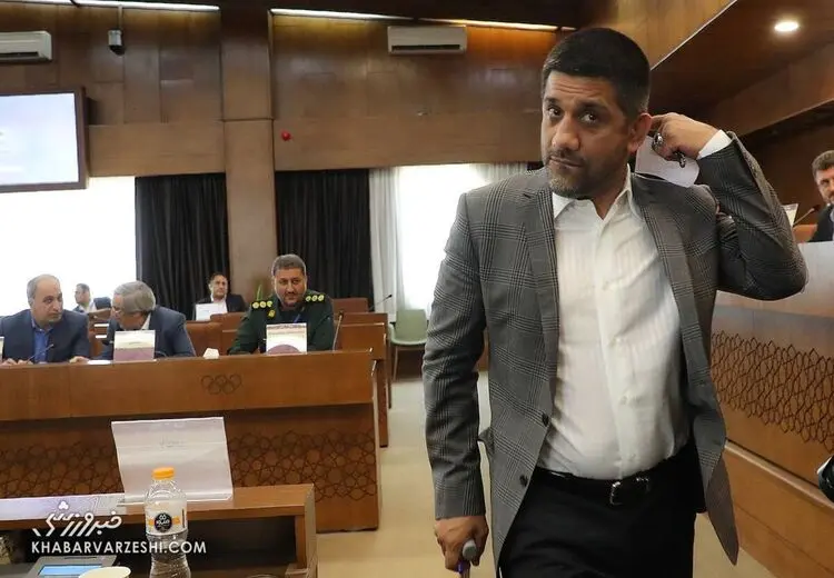 نشستن عجیب علیرضا دبیر مقابل سفیر هند + عکس