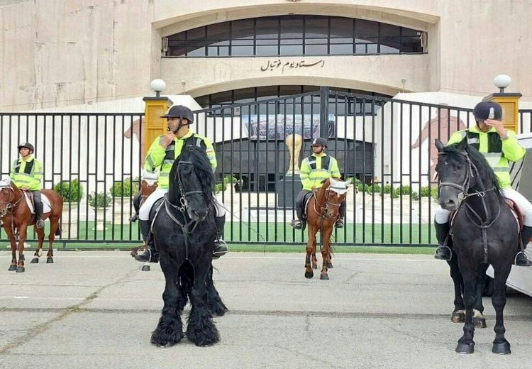 پلیس اسب سوار در ورزشگاه آزادی 
