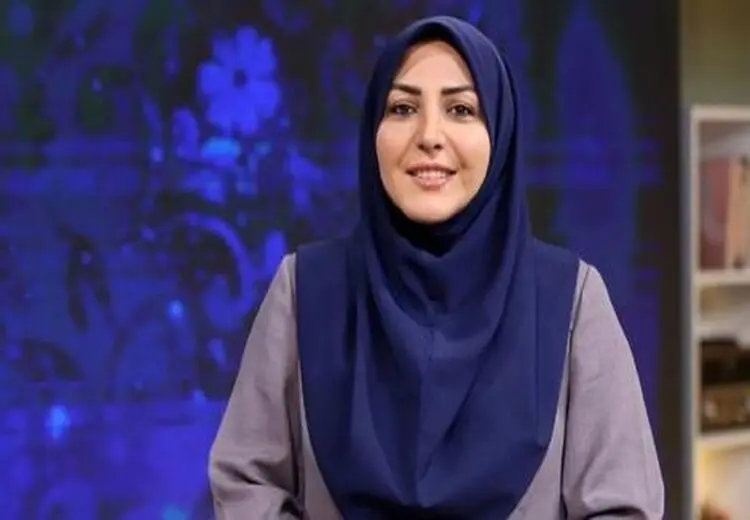 استوری کنایه‌آمیز المیرا شریفی‌مقدم به بنر تبلیغ حجاب