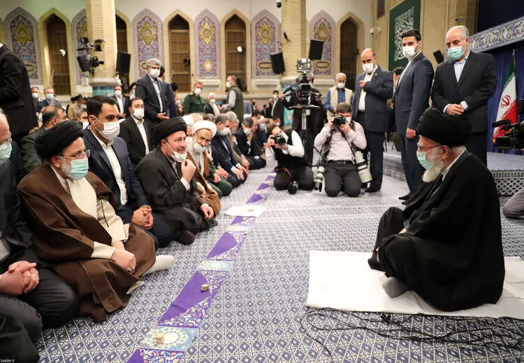 گپ و گفت رهبر انقلاب با سید حسن خمینی 