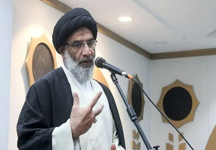 امام جمعه اهواز: گوشمان به فضای مجازی است و انگار وحی منزل است/ این موبایل‌ها بدترین رفیق در جیب فرزندانمان هستند