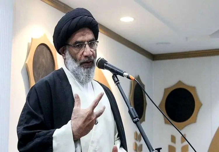 امام جمعه اهواز: گوشمان به فضای مجازی است و انگار وحی منزل است/ این موبایل‌ها بدترین رفیق در جیب فرزندانمان هستند