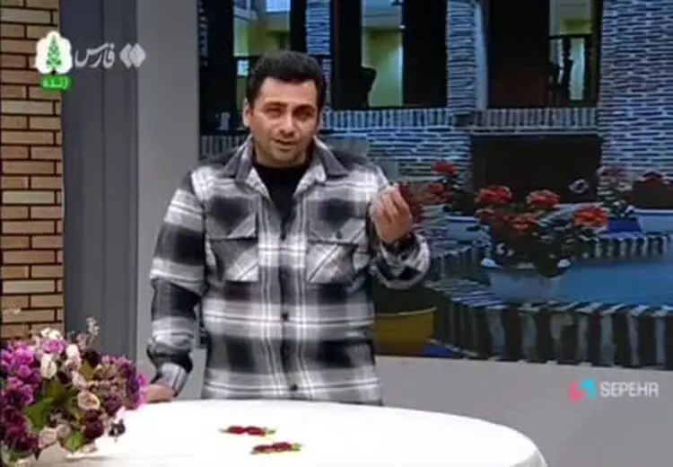 مجری صداوسیما وسط برنامه زنده بیهوش شد!