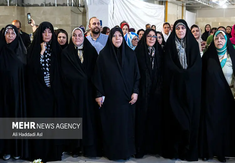 ابتکار، مولاوردی و دختر هاشمی‌ رفسنجانی در همایش زنان حامی پزشکیان