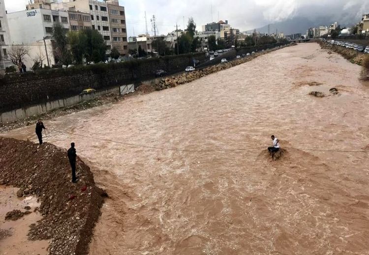 خداوند نیاورد آن روزی را که در تهران سیل بیاید، چون هیچ آبراهه‌ای برای دفاع از سیل باقی نمانده