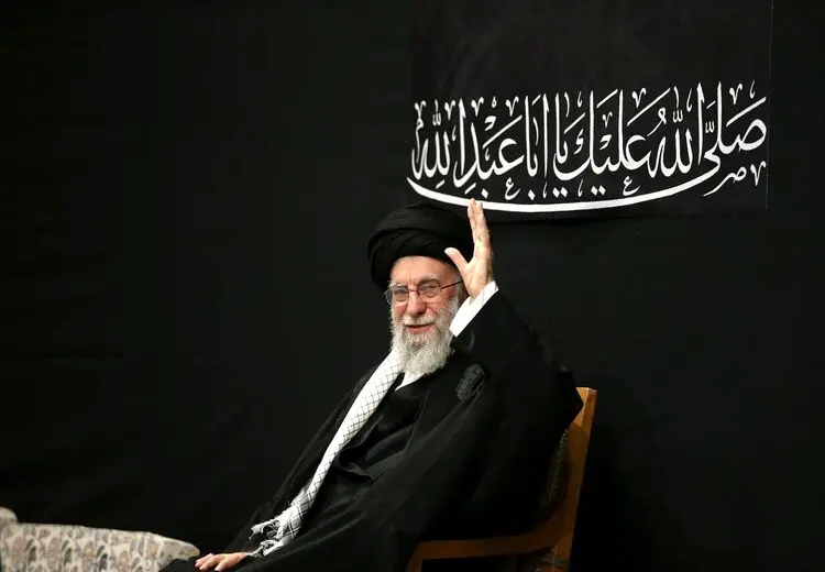 گزارش تصویری برگزاری مراسم شب عاشورا با حضور رهبر انقلاب 