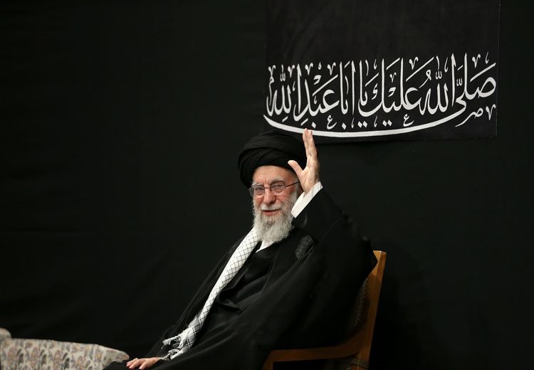 گزارش تصویری برگزاری مراسم شب عاشورا با حضور رهبر انقلاب 