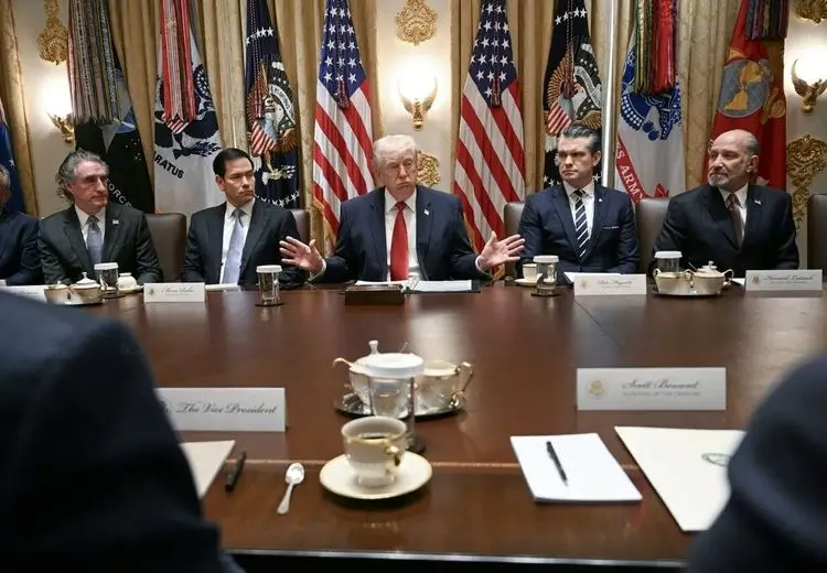 ترامپ حمله به تأسیسات ایران را به تعویق انداخت