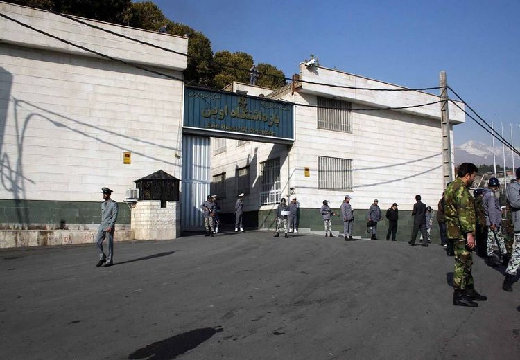 شهادت مراجعان به زندان اوین در حمله روز گذشته