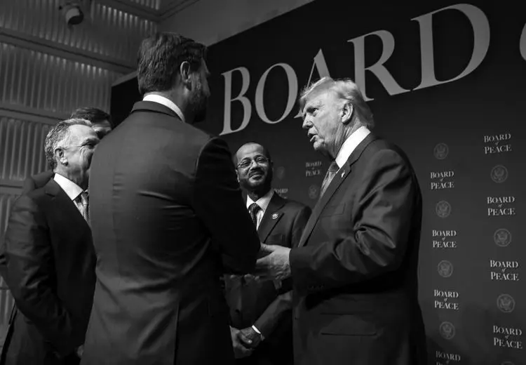 عکس وزیر خارجه عمان در کنار ترامپ و ویتکاف