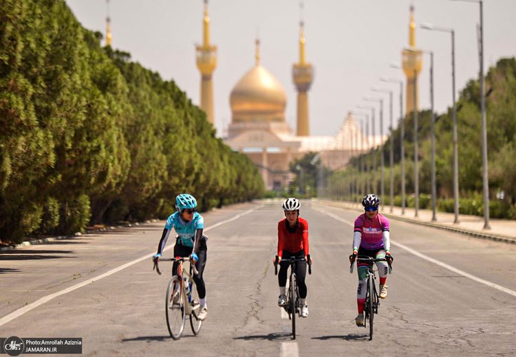 دوچرخه سواری زنان در حرم امام خمینی