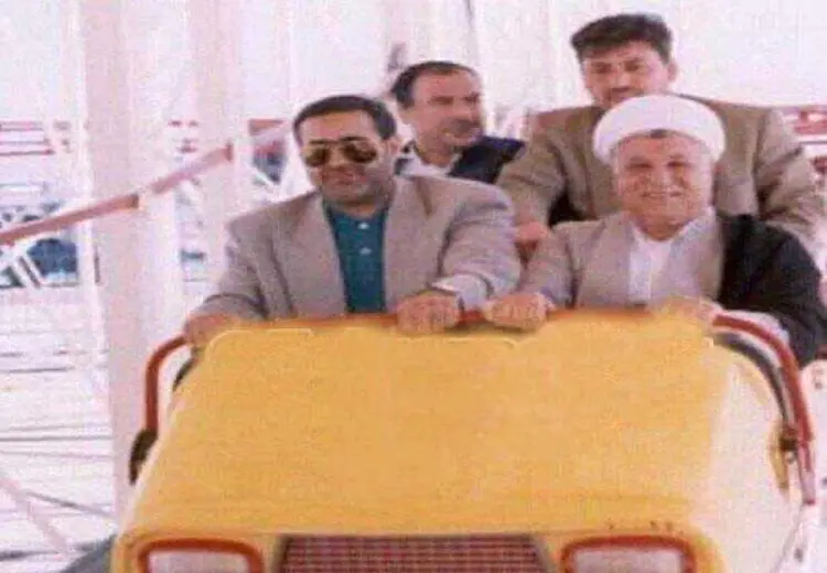 هاشمی رفسنجانی سوار بر ترن هوایی