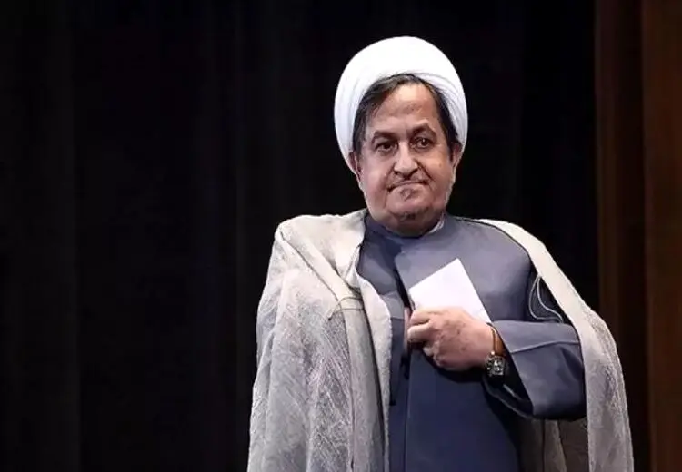احوالپرسی پدر روح‌الله زم با تیپ متفاوت با فرزند رهبر انقلاب +عکس