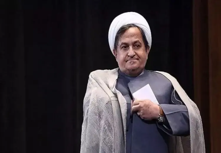 احوالپرسی پدر روح‌الله زم با تیپ متفاوت با فرزند رهبر انقلاب +عکس