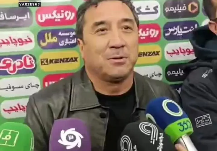 تکرار حرفهای منشوری مقابل دوربین توسط خداداد عزیزی !