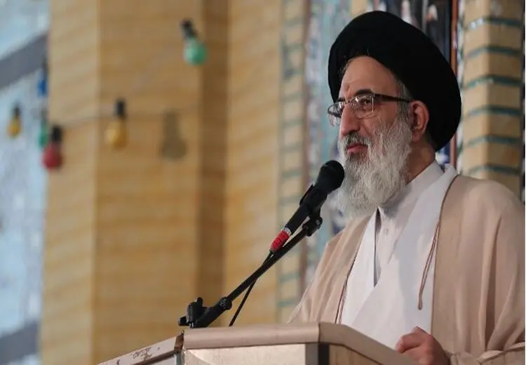 امام جمعه کرج: این واداده‌ها که تا فرصتی پیدا می‌کنند بلندگوی غربی‌ها می‌شوند چرا در برابر رفتار پلیس آمریکا که دانشجویان را کتک می‌زند سکوت کردند؟