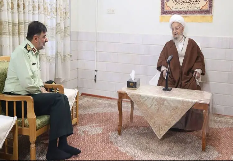 آیت‌الله مکارم شیرازی خطاب به سردار رادان: «طرح نور» را با قدرت ادامه دهید