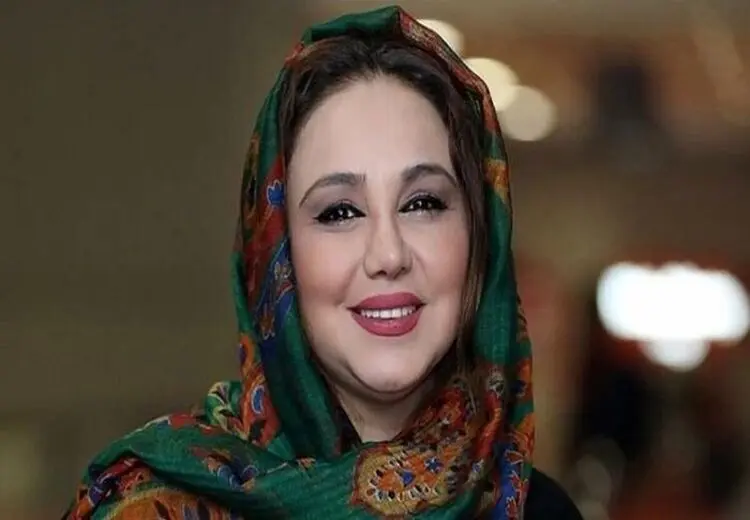 بازیگر زن خبر داد: گوشی‌ام را دزد زد!