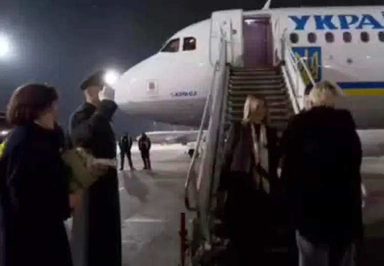  تصاویری از همسر زلنسکی در فرودگاه