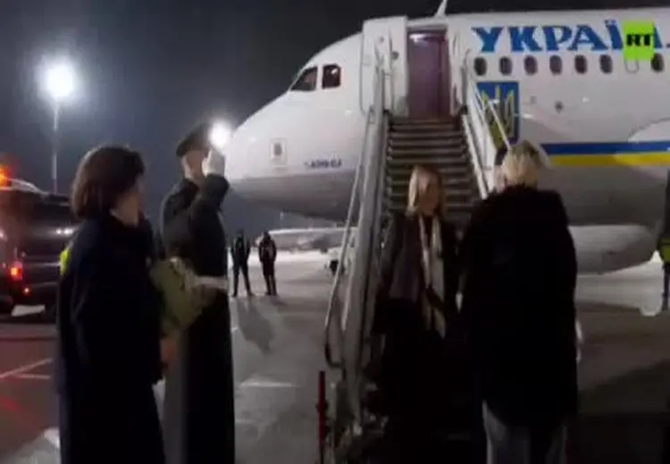  تصاویری از همسر زلنسکی در فرودگاه