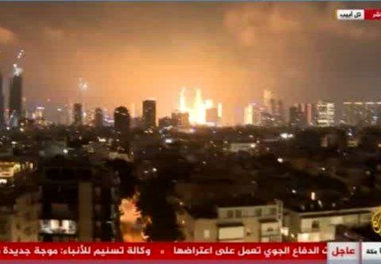 لحظه اصابت موشک ایران به تل‌آویو