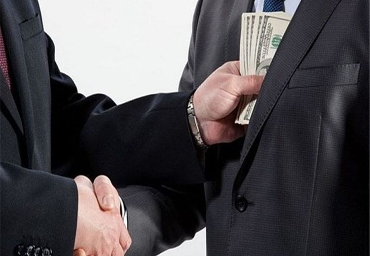 سرپرست باسابقه یک تیم پرطرفدار متهم به فساد شد!