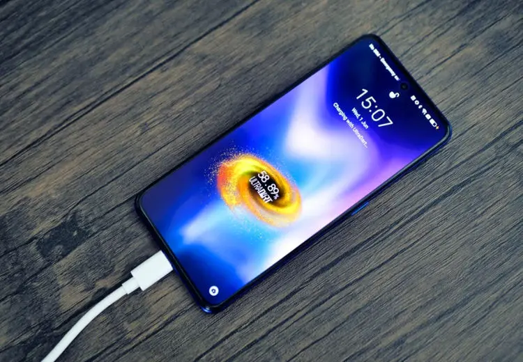 عرضه باتری‌هایی که تا 5 روز گوشی را شارژ نگه می‌دارد